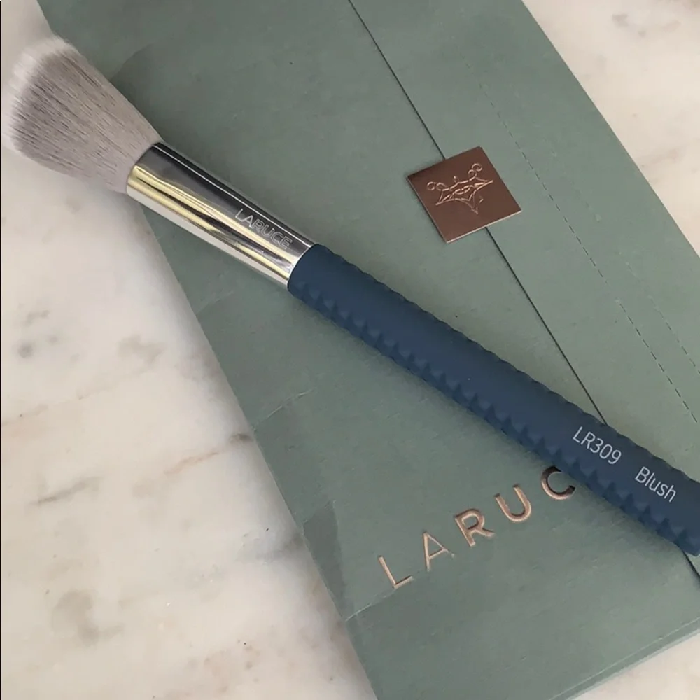 Laruce Essentials Brush Set in Blue
